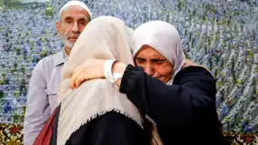 25 Yıllık Küs Komşular Mekke'de Barıştı